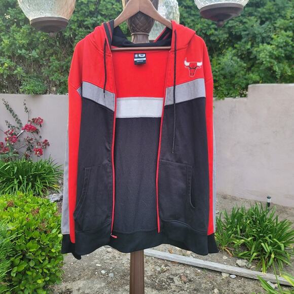 NBA UNK Chicago Bulls Full-Zip Hoodie - Picture 3 of 6